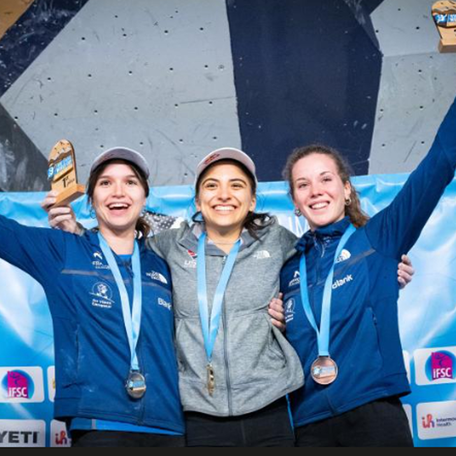 Podium Coupe du Monde bloc nailé meignan team climb up
