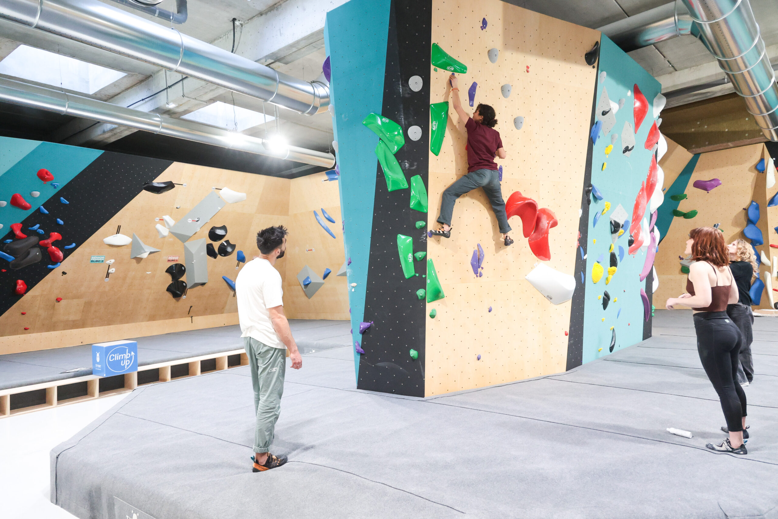 Salle d'escalade de blocs Climb Up Nîmes